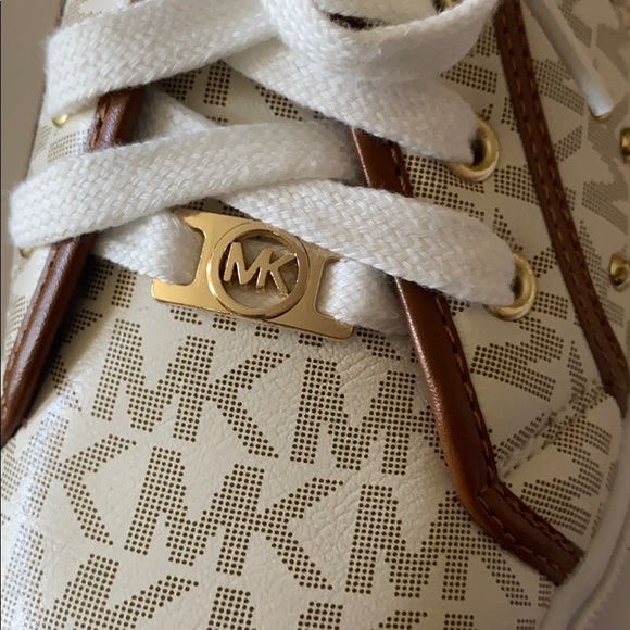Michael Kors shoes - Picture 5 of 15